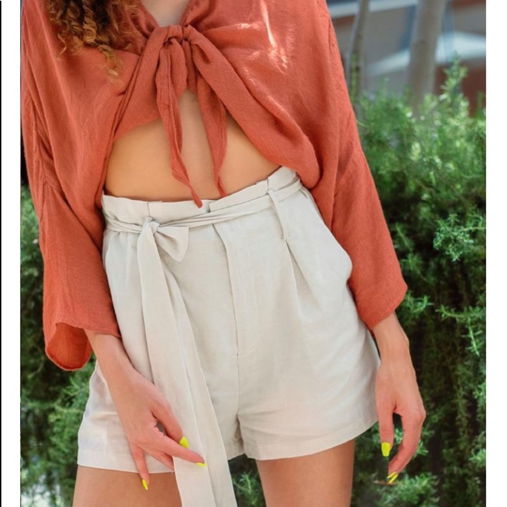 IVORY "BOSS" BABE PAPER WAIST SHORTS